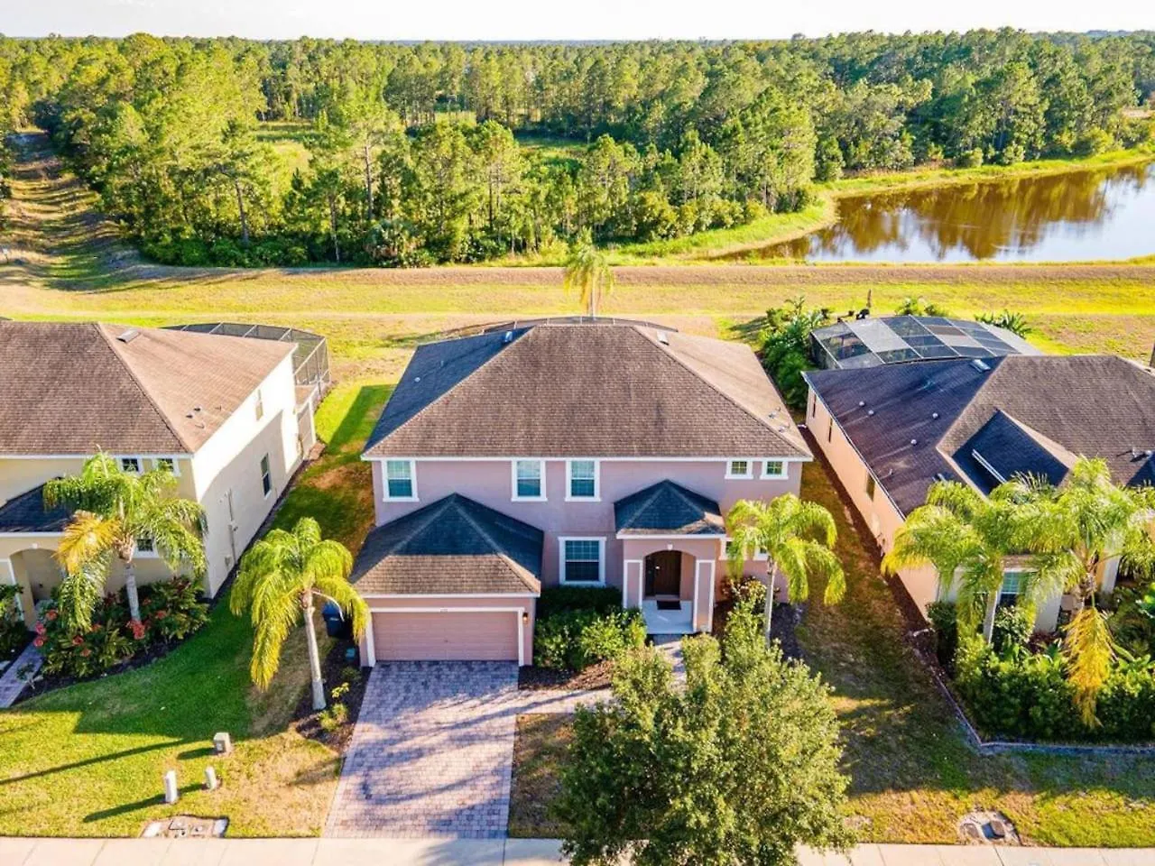 Huge Deck Area, Private Conservation Views, 5 Beds Davenport 0*,  United States
